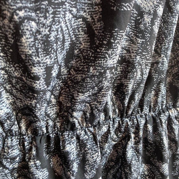 H&M SIZE 4 DRESS - Picture 4 of 10